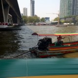 Ist man in Bangkok, darf eine Klongfahrt mit einem Long-Tail Boot nicht fehlen.